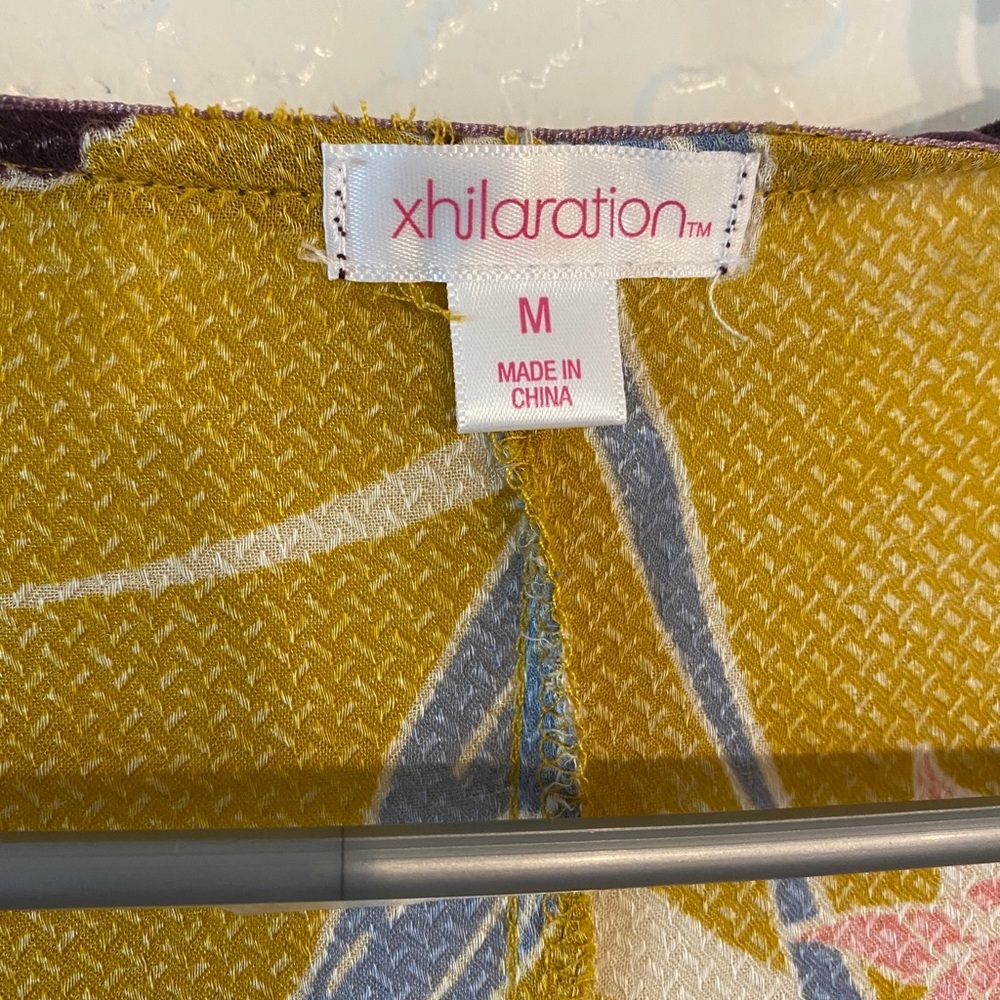 Yellow, flowered duster - Picture 2 of 4